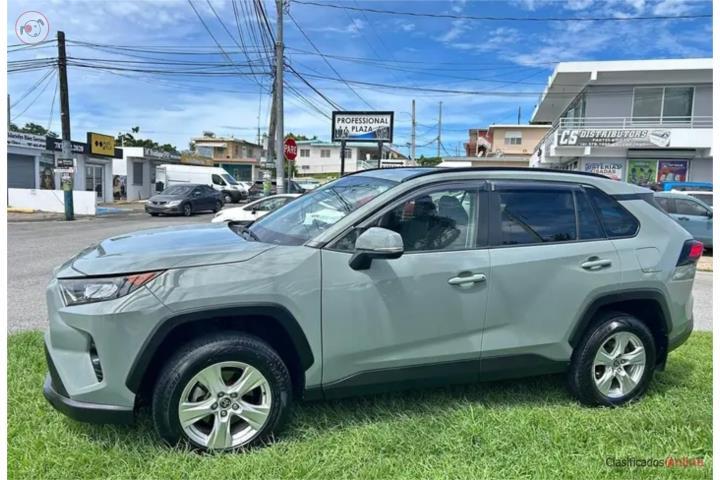 Toyota RAV4 XLE 2024